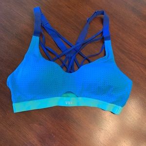 Victoria’s Secret sports bra! 34B